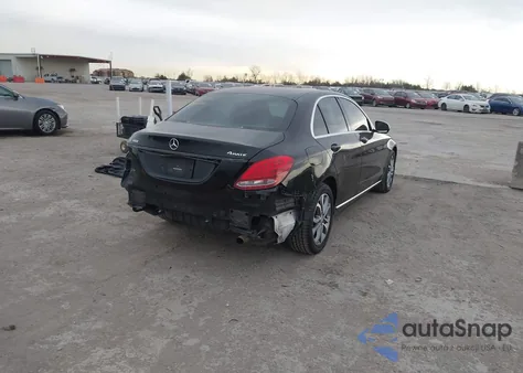 2016 Mercedes-Benz C 300 4Matic из США, поврежденный, VIN 55SWF4KB9GU169796